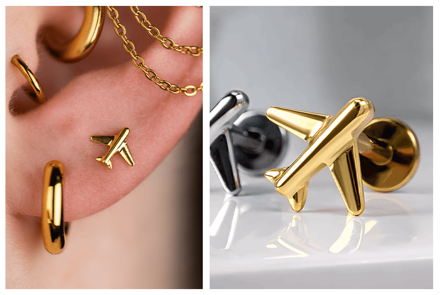 Złoty samolot w uchu między kółkami i łańcuszkami; po prawej makro labretów samolot – złoty z przodu, srebrny w tle